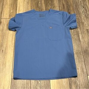 FIGS Men’s Leon Scrub Top in Ceil Blue, Size Small